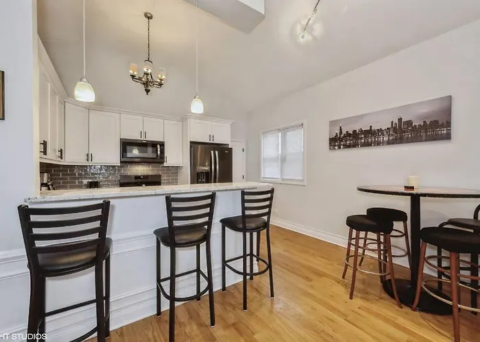 2-Bed 2-Bath Apt - Close To Uc W/ Free Parking