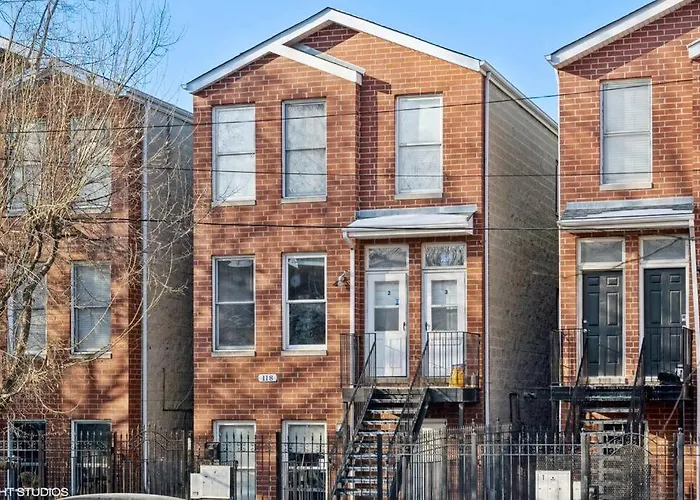 2-Bed 2-Bath Apt - Close To Uc W/ Free Parking