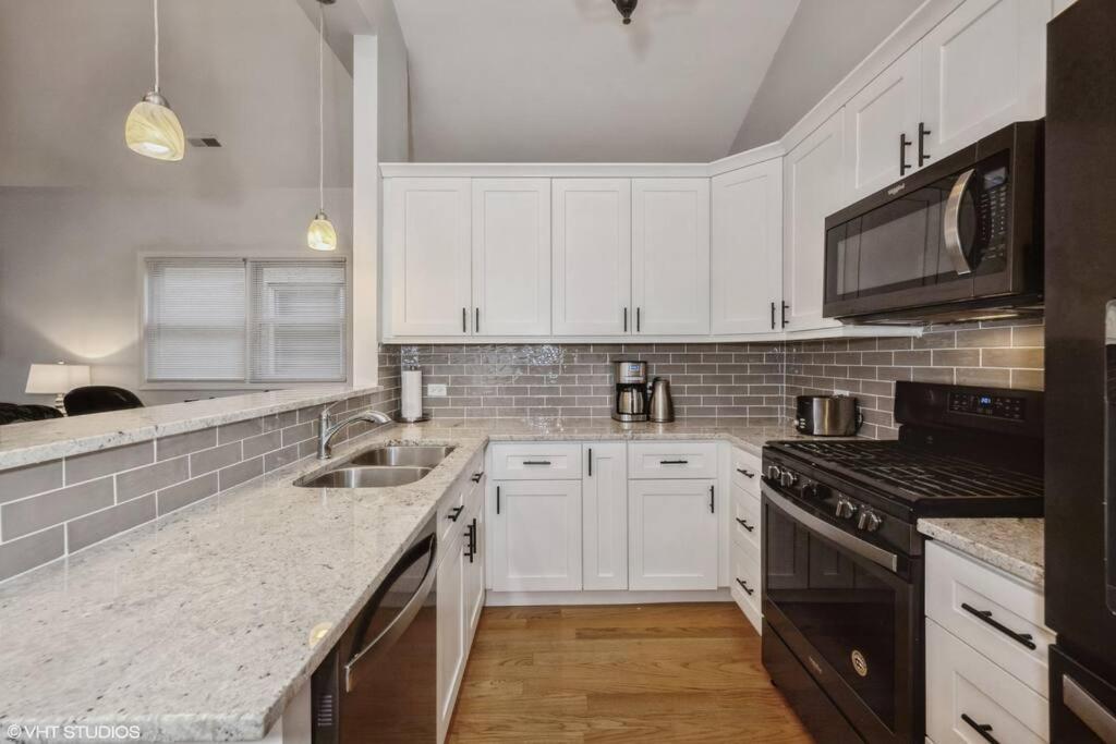 2-bed 2-bath - Close To Uc W/ Free Parking Apartment *
